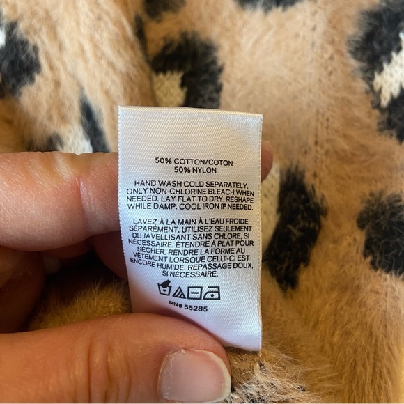 Express Cheetah Sweater - in great condition - women’s size XS - Picture 5 of 7